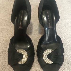 Steven by Steve Madden black heels with bling!